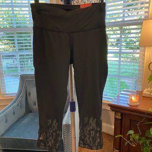 NWT ZELOS Capri Pants with Leopard design Size Sm